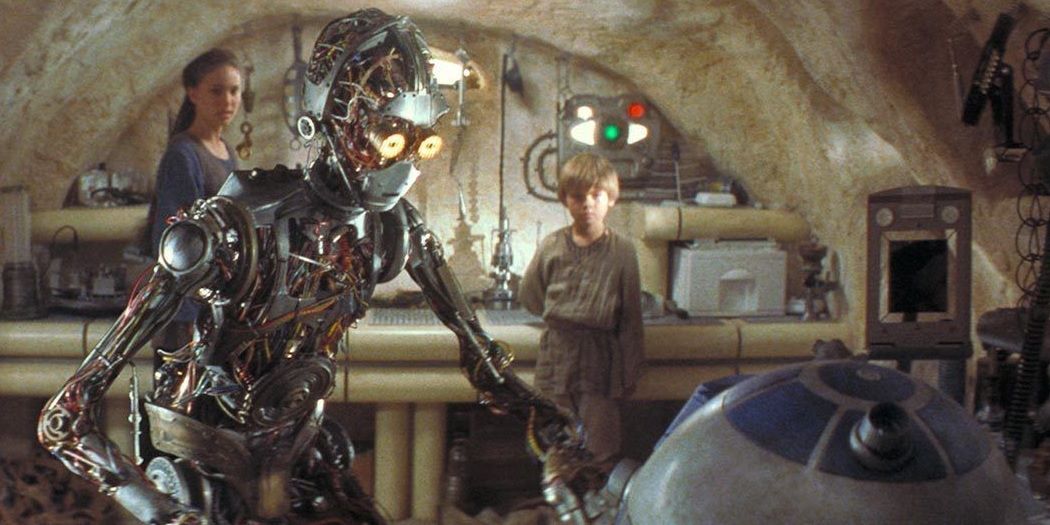 R2 D2 and C 3PO in Anakins house in The Phantom Menace