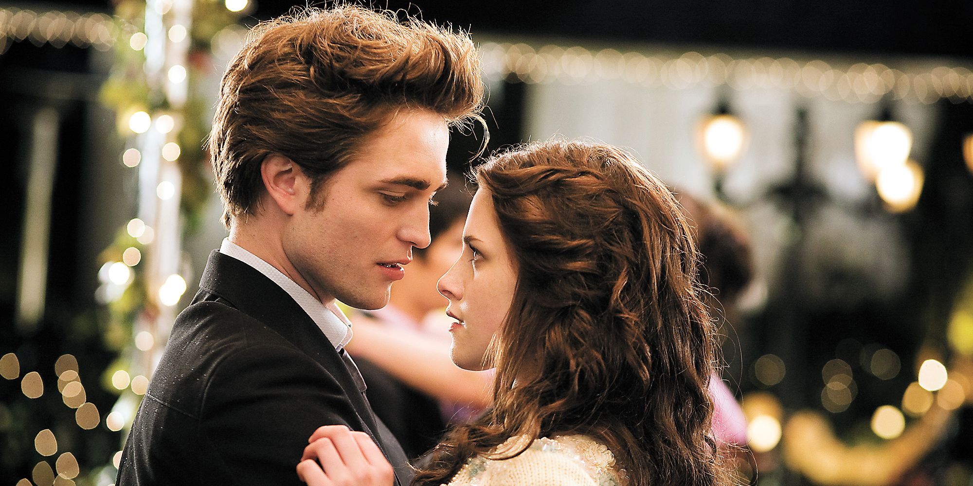 Kristen Stewart Recalls Robert Pattinsons Approach to Twilight