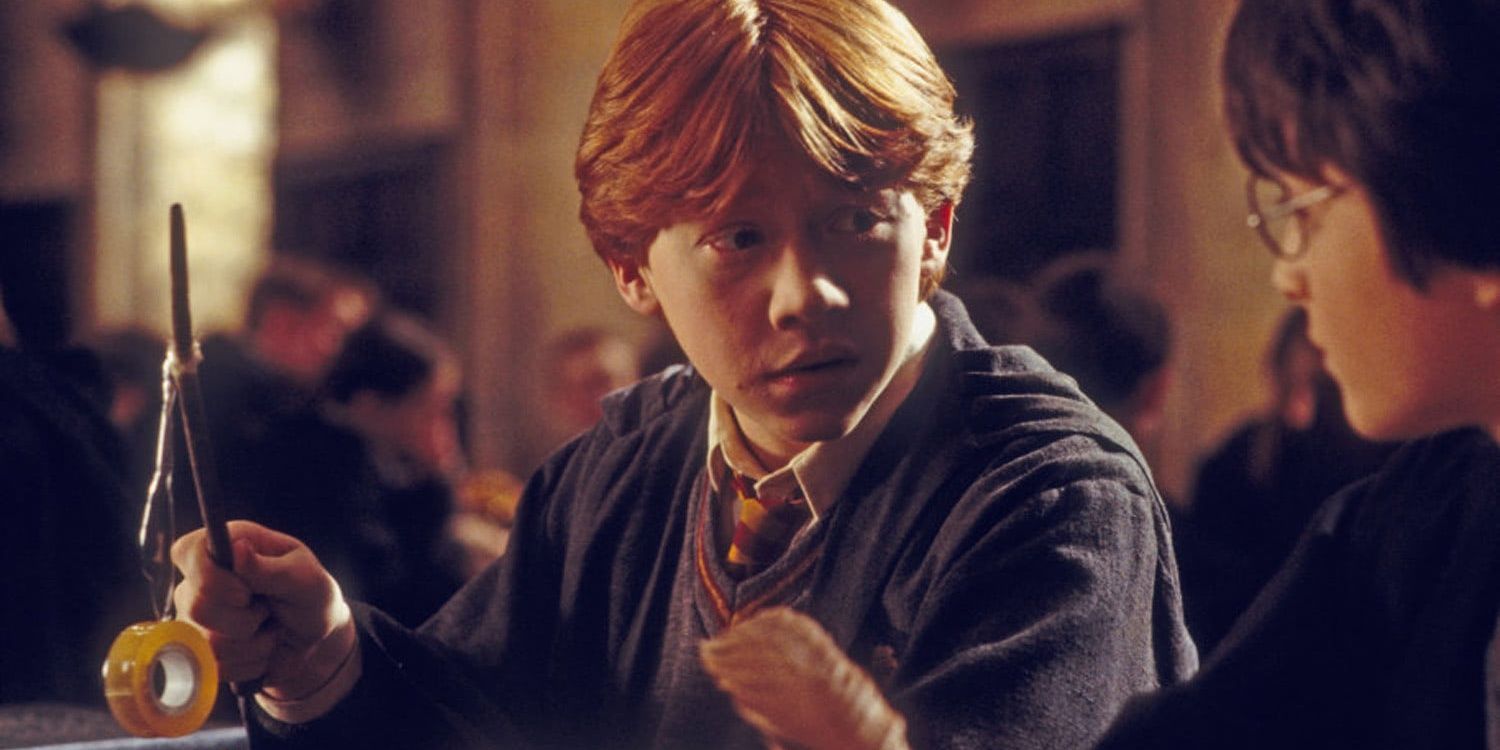 Ron holds up his broken wand in Harry Potter and the Chamber of Secrets Cropped