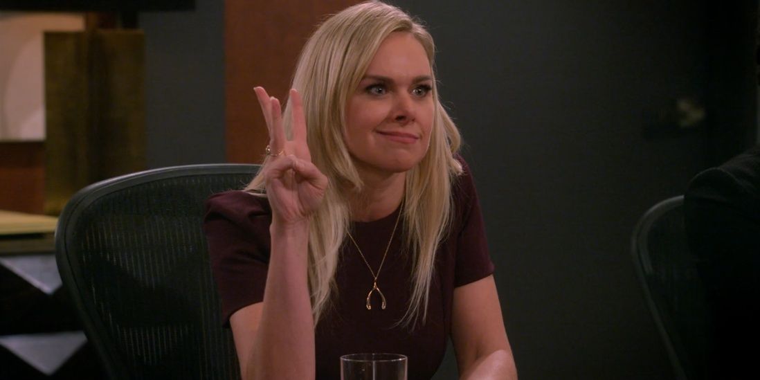 Becky holds up her hand in How I Met Your Father Cropped