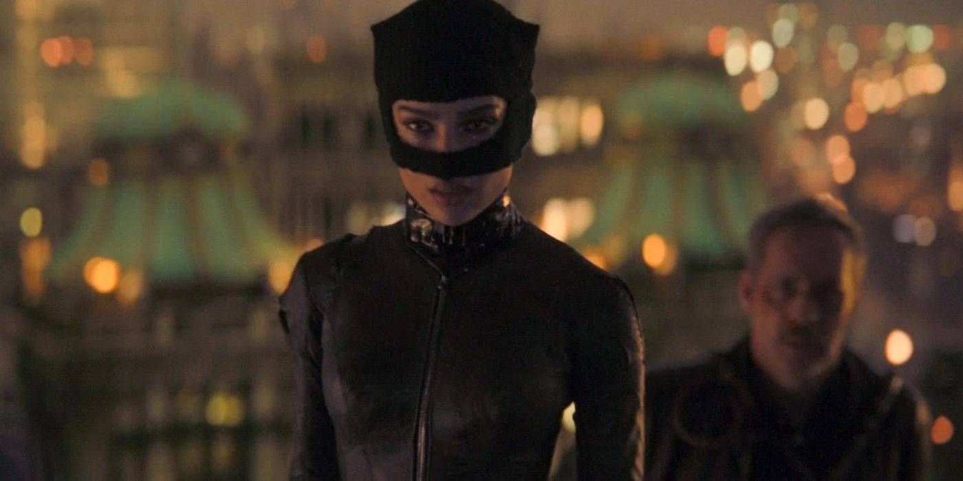 Selina Kyle in a burglar costume in The Batman