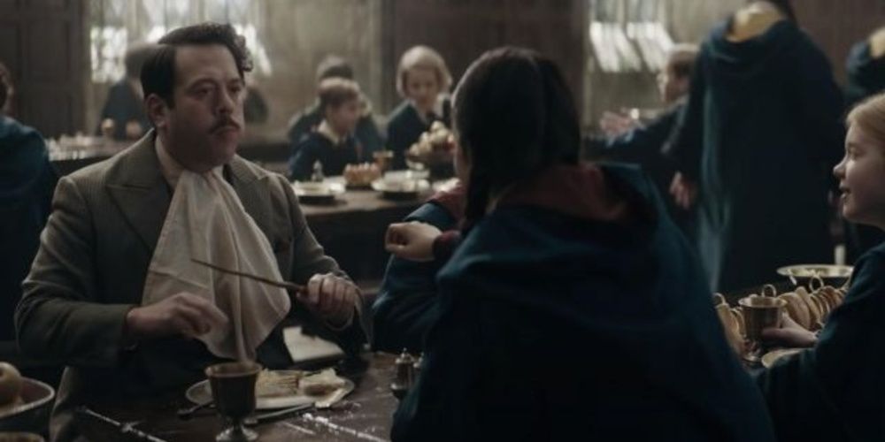 Jacob Kowalski at Hogwarts in Fantastic Beasts 3 Cropped 1