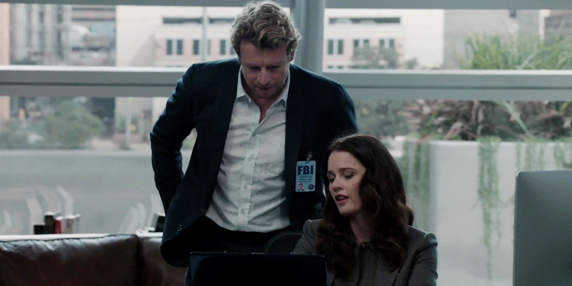 Jane and Lisbon in The Mentalist