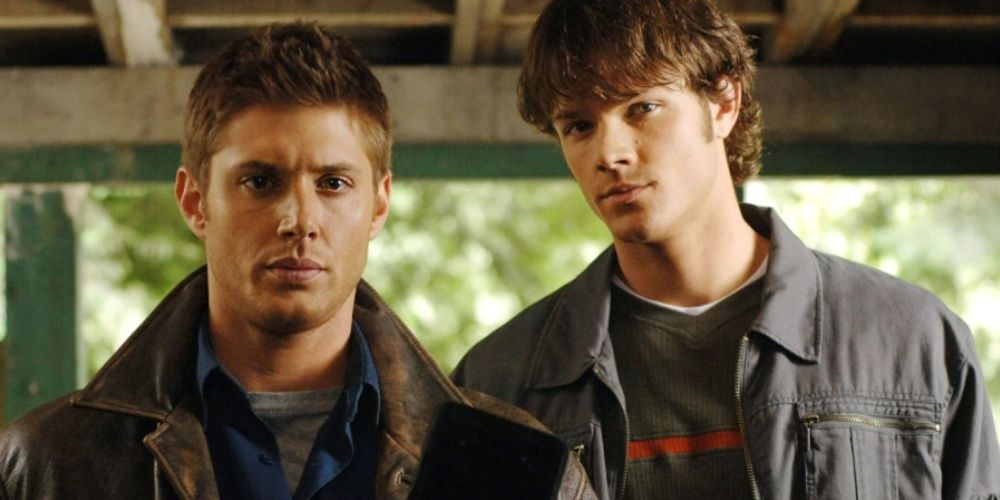 Sam and Dean flashing fake IDs in Supernatural Cropped 1