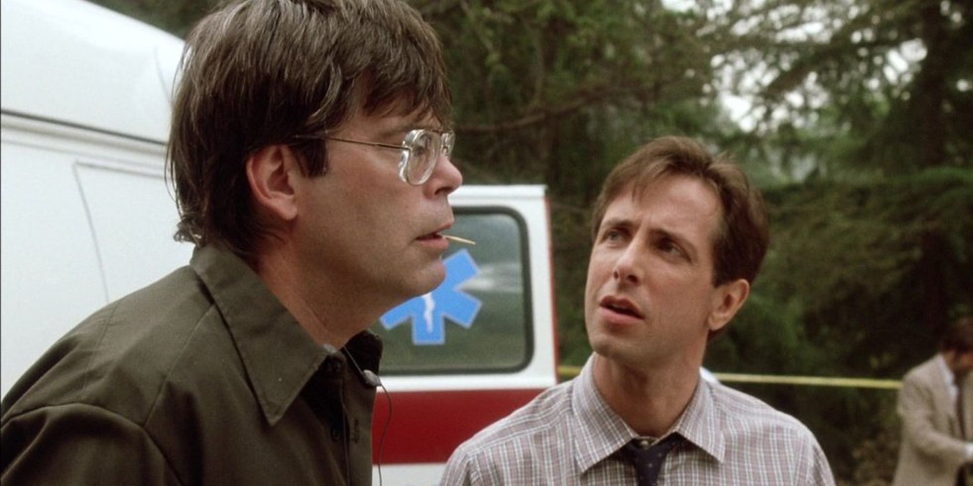 Stephen King as a caretaker and Clive Barker as a detective in Sleepwalkers