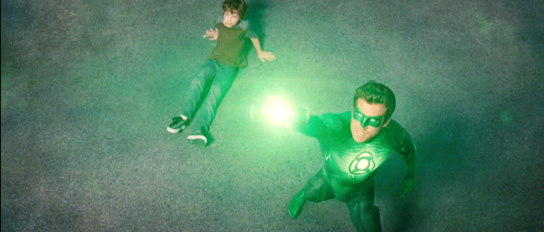 Could Green Lantern’s CGI Costume Ruin the Movie