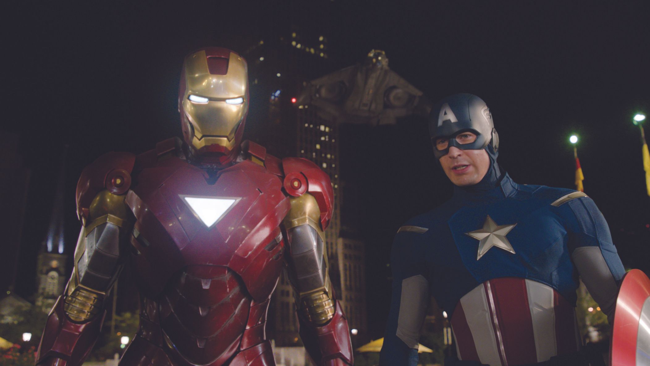 Avengers 4 Set Photos Feature Caps Original Avengers Costume - pokemonwe.com