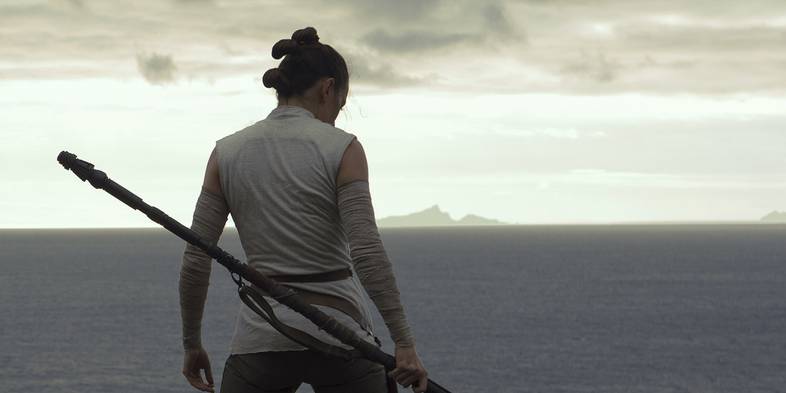 Rey-on-Ahch-To.jpg